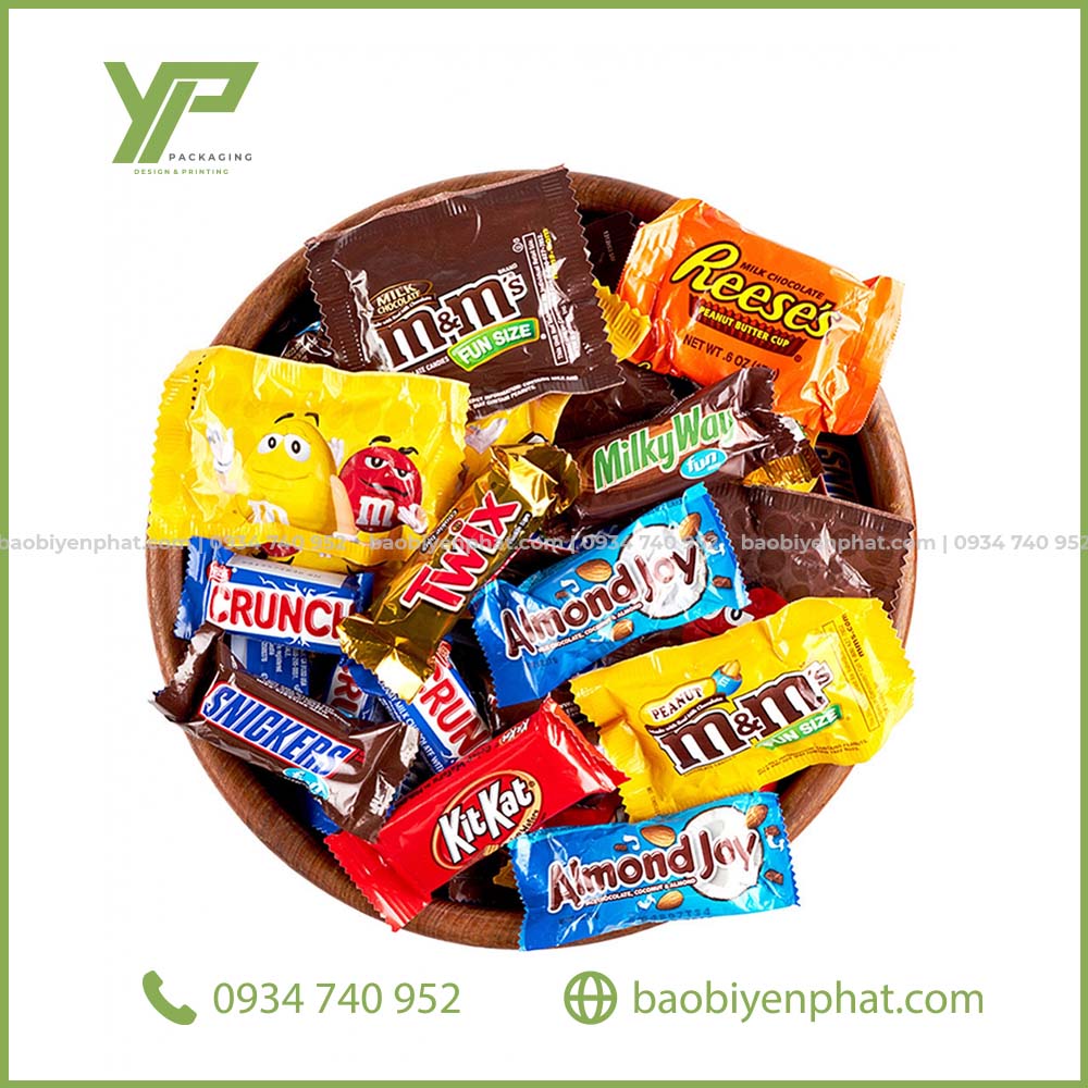 Bánh kẹo được đóng gói bằng bao bì nhựa màng ghép đa lớp