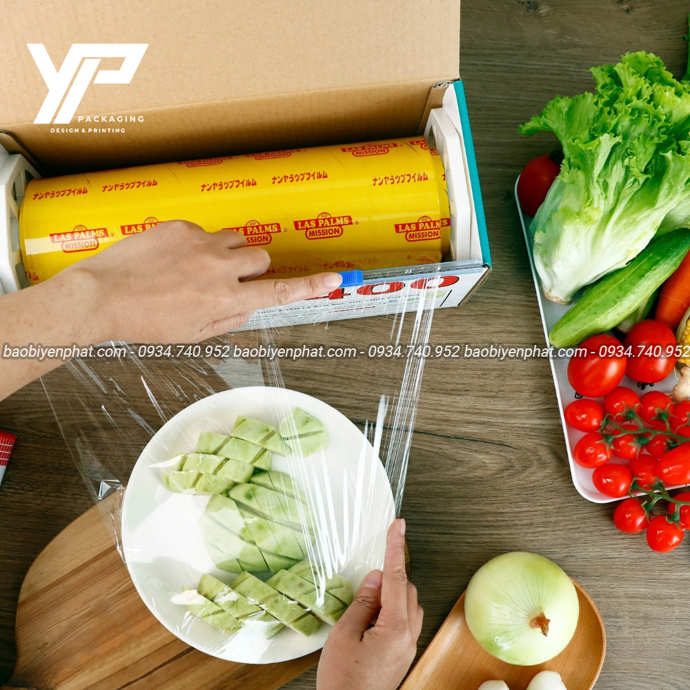 Cuộn màng bọc thực phẩm dùng trong lò vi sóng
